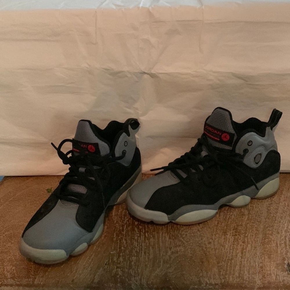 Jordan’s - Picture 2 of 5